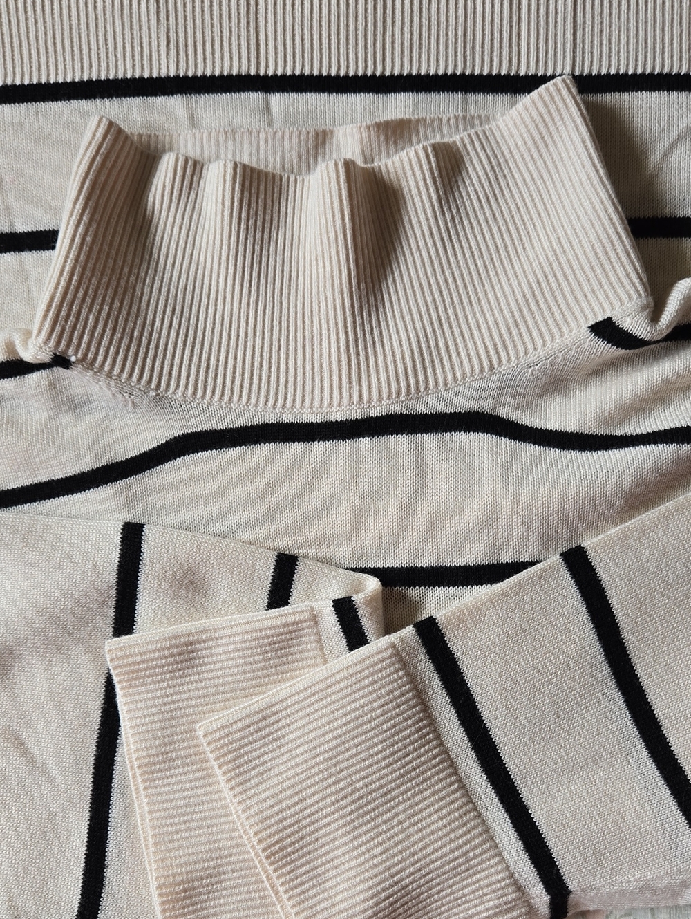 Striped Ribbed Knit Sweater – Women’s L